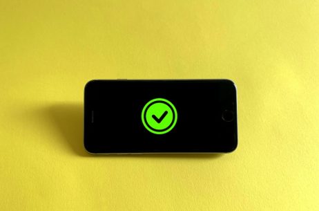 phone_with_green_check_symbol